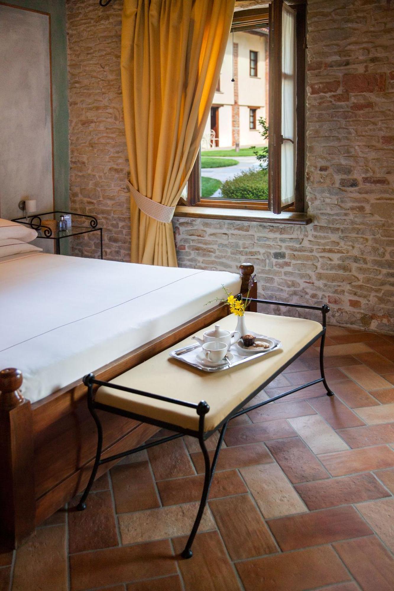 Hotel Relais Montemarino Borgomale Exterior foto